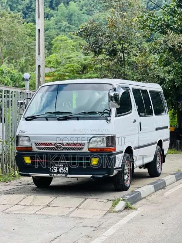 Toyota Dolphin 1994 Van (Used)