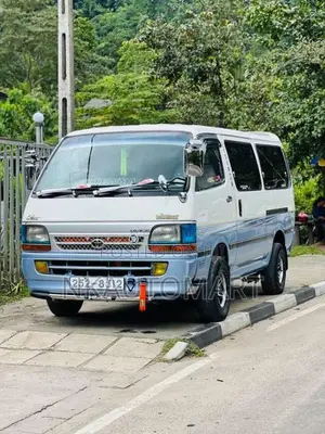 Toyota Dolphin 1994 Van (Used)
