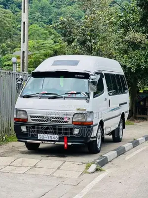 Toyota Dolphin 1990 Van (Used)
