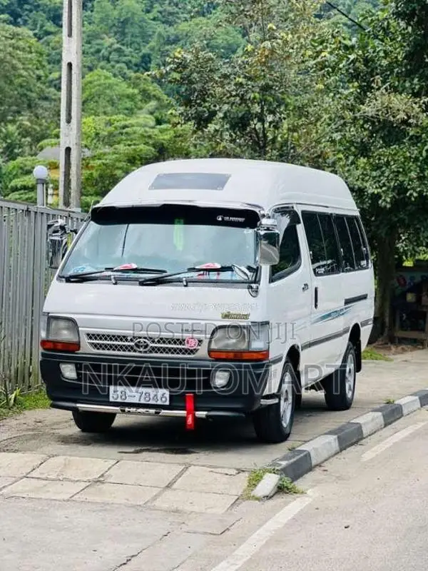 Toyota Dolphin 1990 Van (Used)