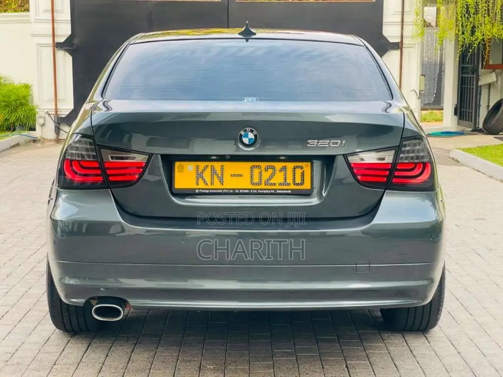 BMW 318i 2011 Car (Used)