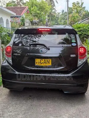 Toyota Aqua 2013 Car (Used)