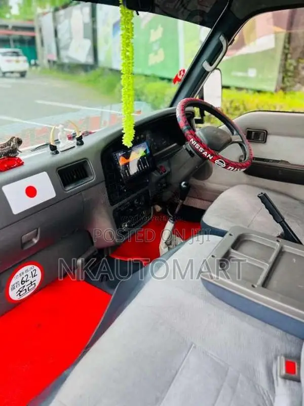 Nissan Caravan 1995 Van (Used)