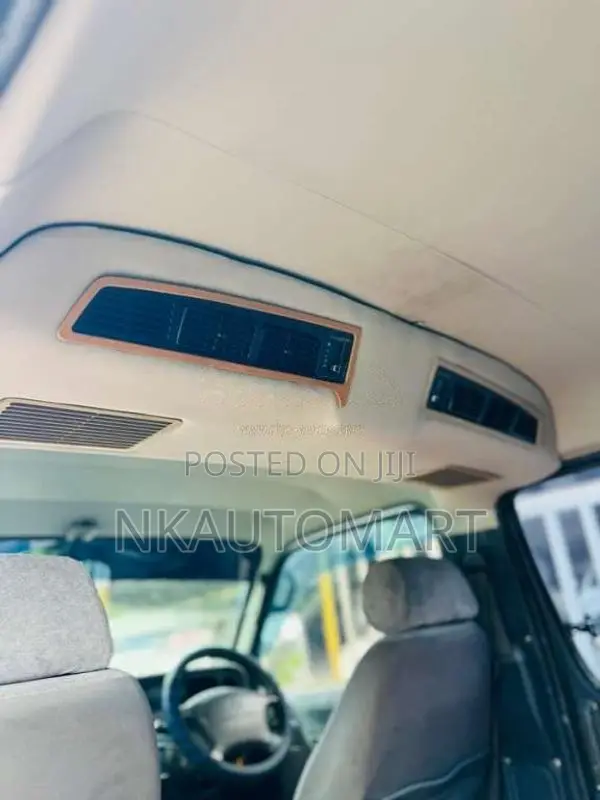 Toyota Dolphin 1994 Van (Used)