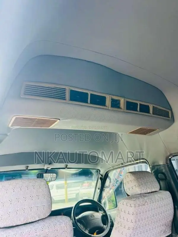 Toyota Dolphin 1990 Van (Used)