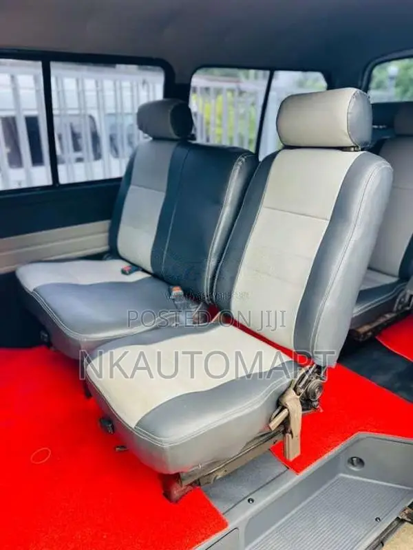 Toyota Dolphin 1994 Van (Used)
