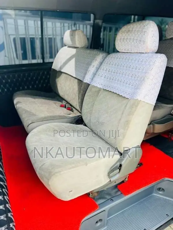 Toyota Dolphin 1990 Van (Used)