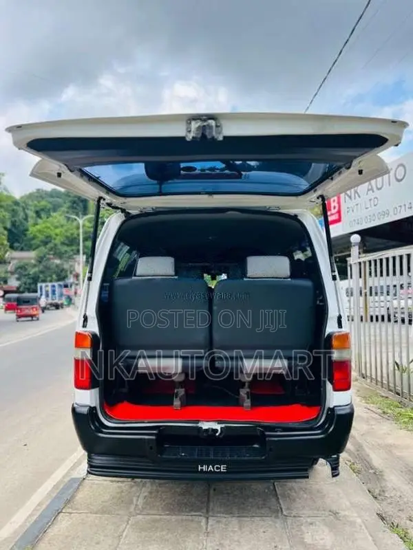 Toyota Dolphin 1994 Van (Used)