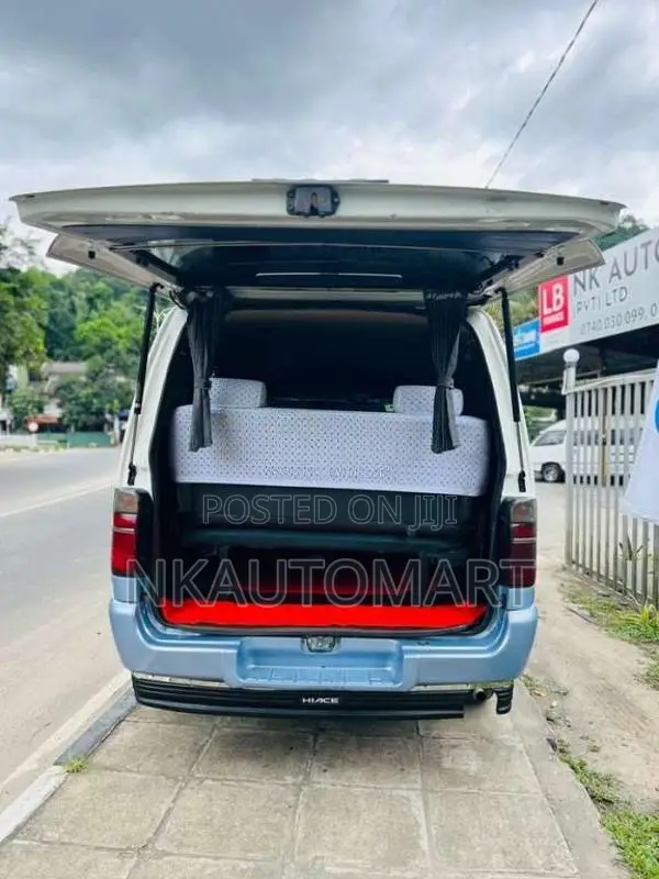 Toyota Dolphin 1994 Van (Used)