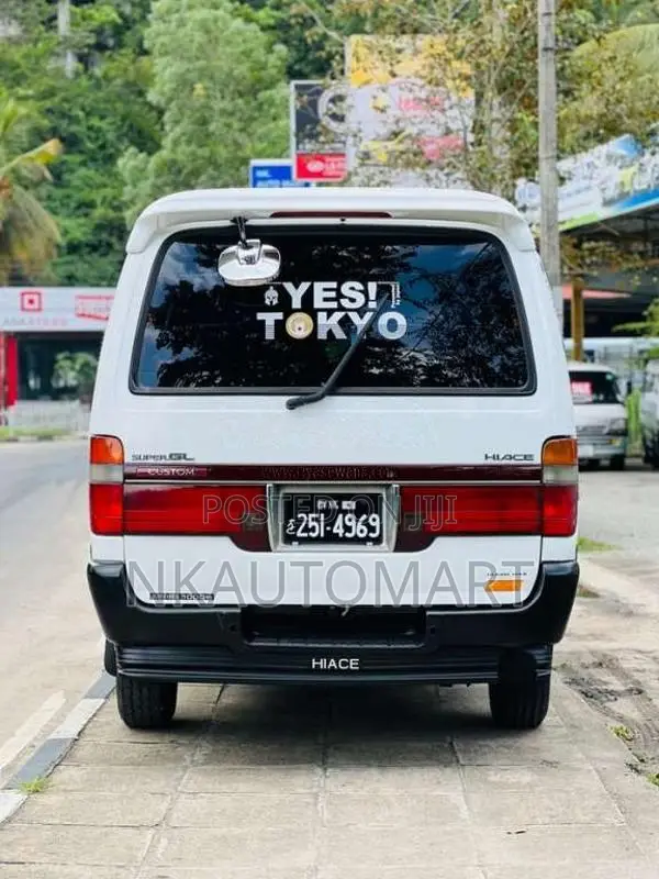 Toyota Dolphin 1994 Van (Used)