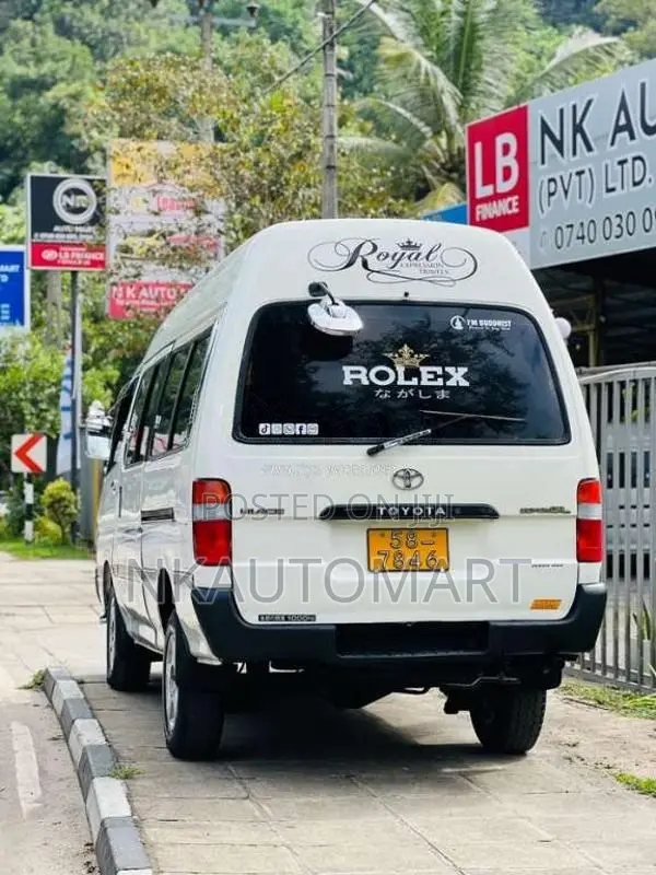 Toyota Dolphin 1990 Van (Used)