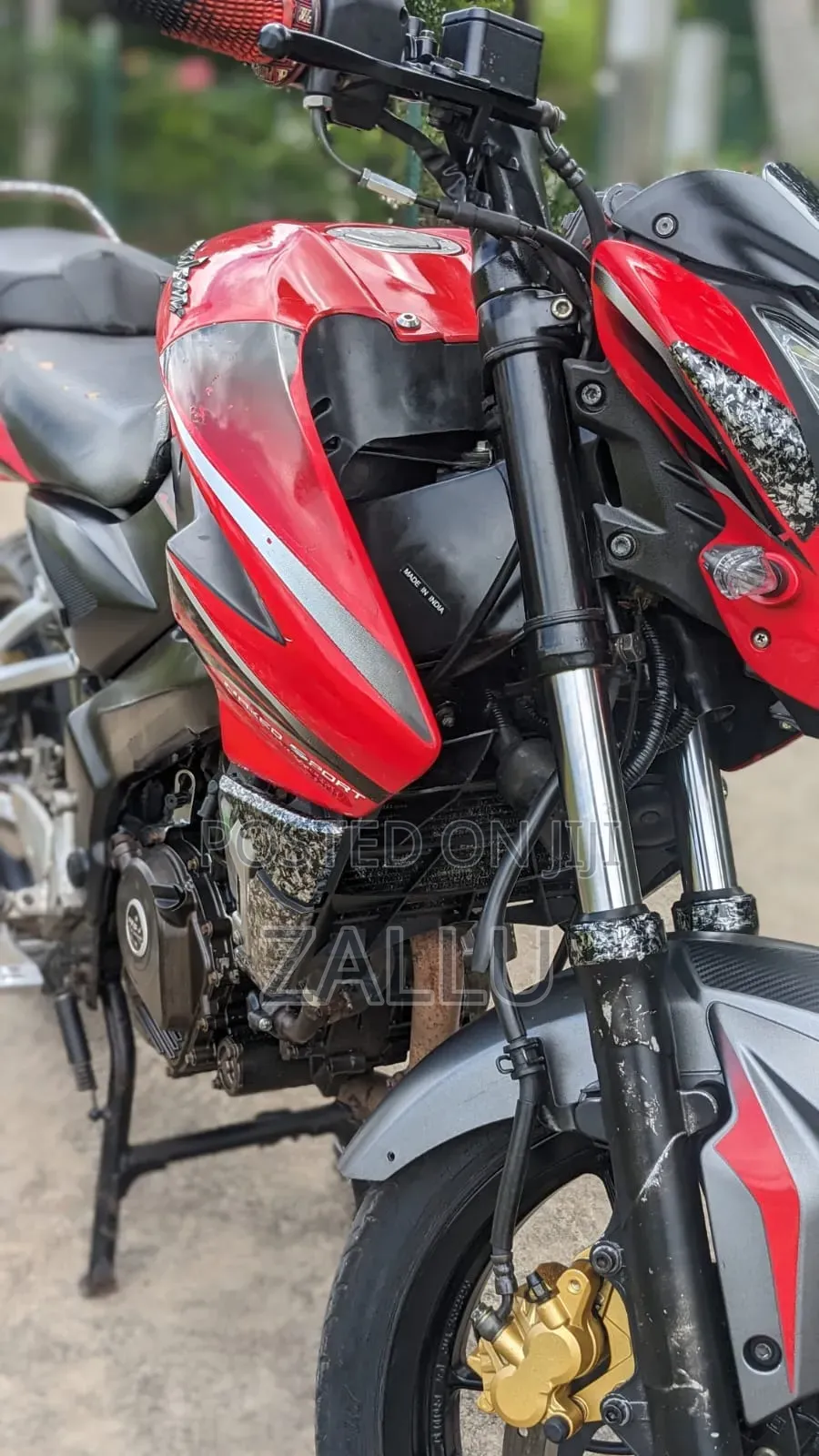 Bajaj Pulsar NS 200 2016 Red