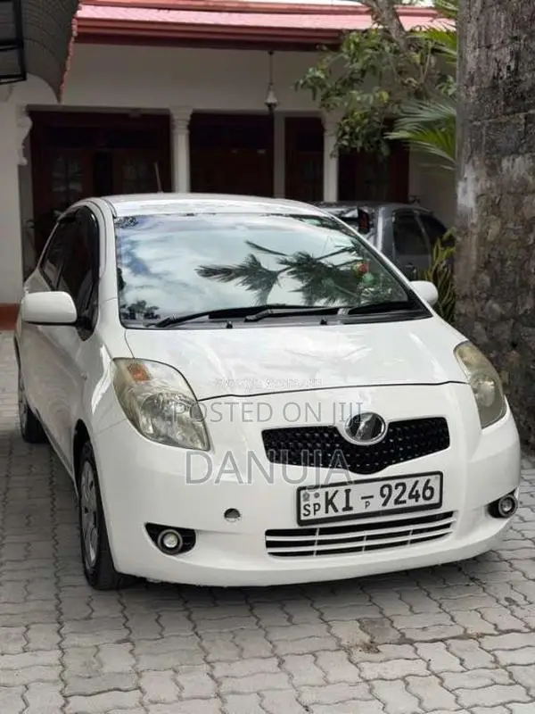 Toyota Vitz 2007 Car (Used)