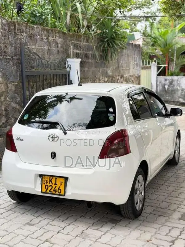 Toyota Vitz 2007 Car (Used)
