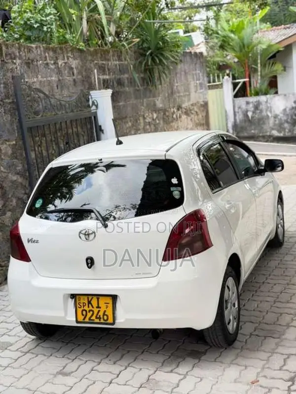 Toyota Vitz 2007 Car (Used)