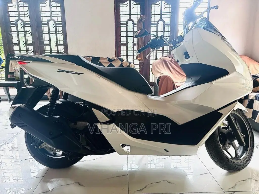Honda Pcx 2025 Motorbike (Used)