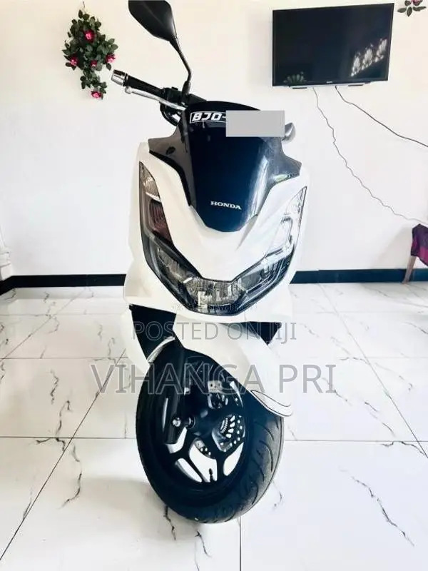 Honda Pcx 2025 Motorbike (Used)