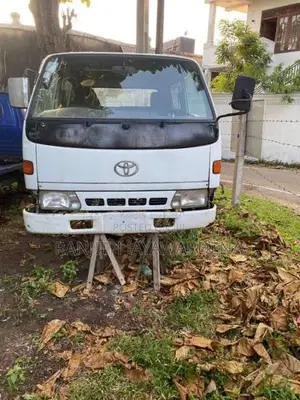 Toyota CrewCab 2000 Crew Cab (Used)