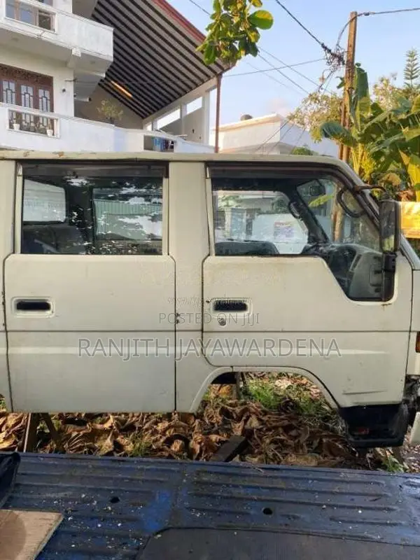 Toyota CrewCab 2000 Crew Cab (Used)