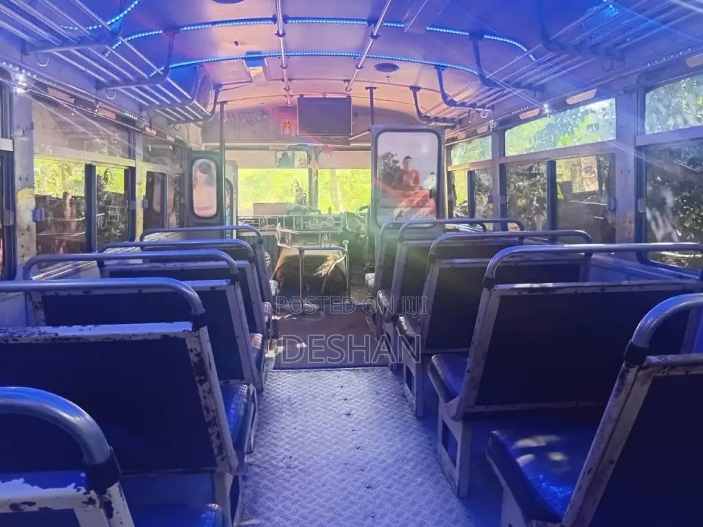 Ashok-Leyland Viking 2004 Bus (Used)