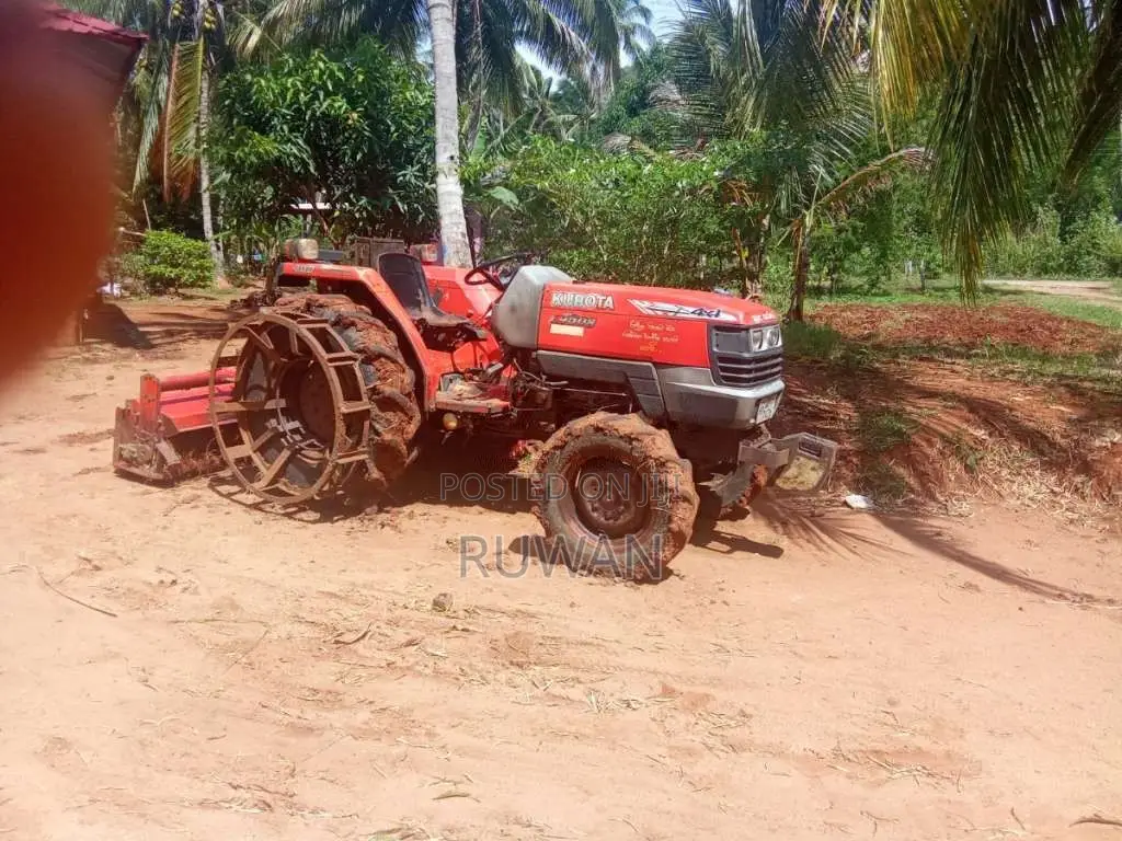 Kubota L4508 2018 Tractor (Used)