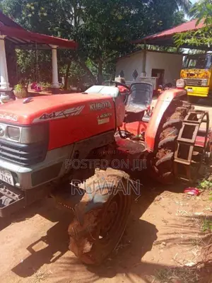 Kubota L4508 2018 Tractor (Used)