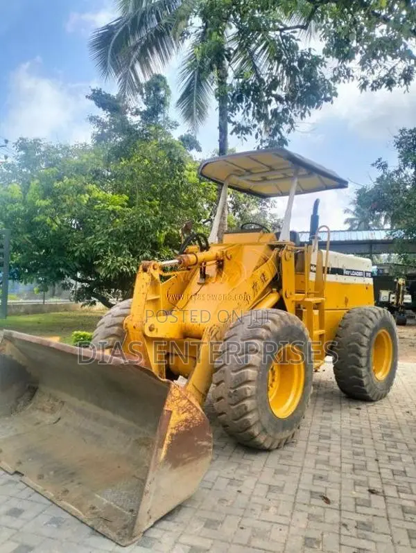 Komatsu 5- 2014 Heavy-Duty (Used)