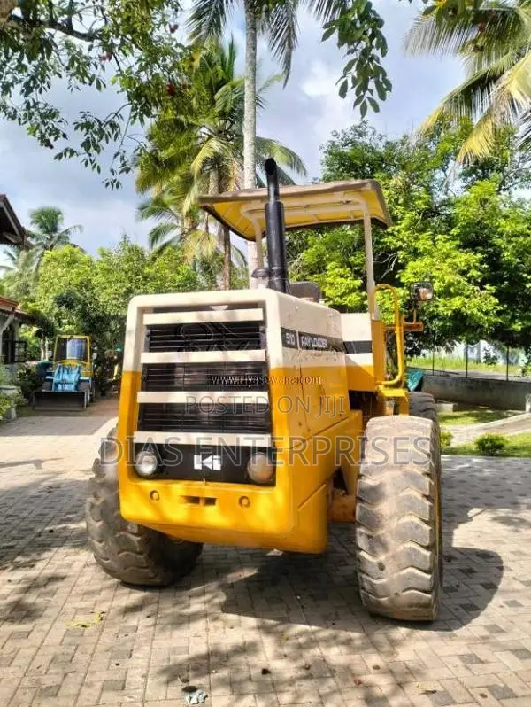 Komatsu 5- 2014 Heavy-Duty (Used)