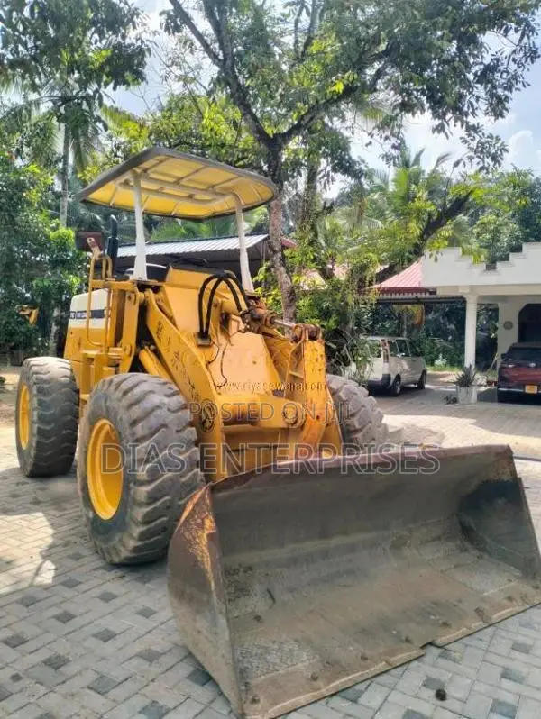 Komatsu 5- 2014 Heavy-Duty (Used)