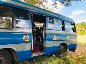 Isuzu Journey M 1984 Bus (Used)