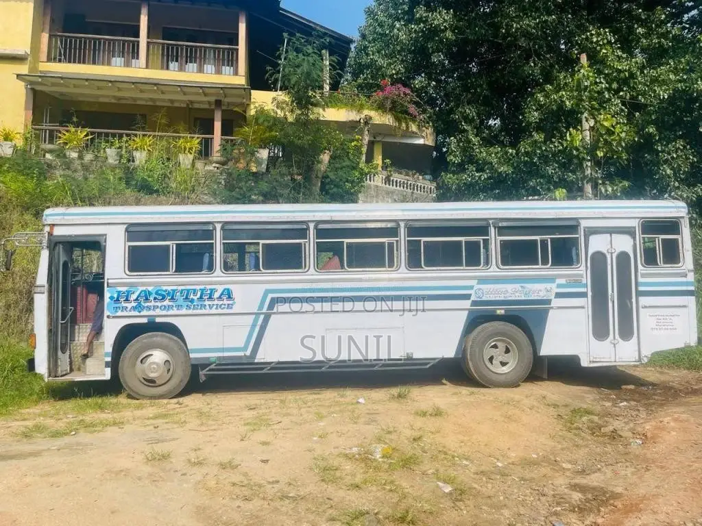 Ashok-Leyland Annamale 2004 Bus (Used)