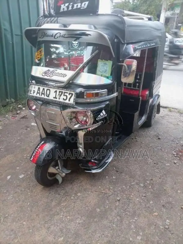 Bajaj 4 Stroke 2014 Three Wheel (Used)