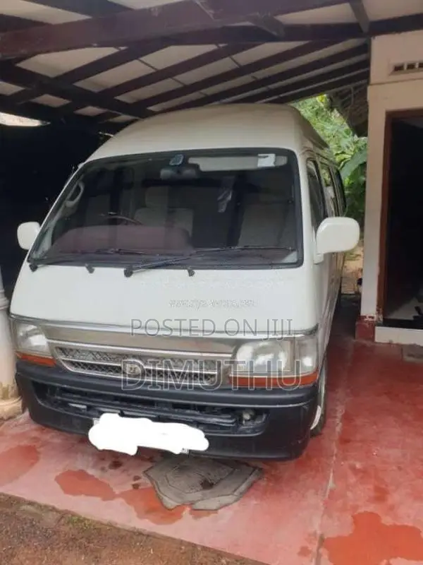 Toyota Dolphin 1995 Van (Used)