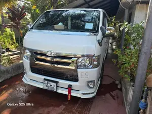Toyota GDH 201 2018 Van (Used)