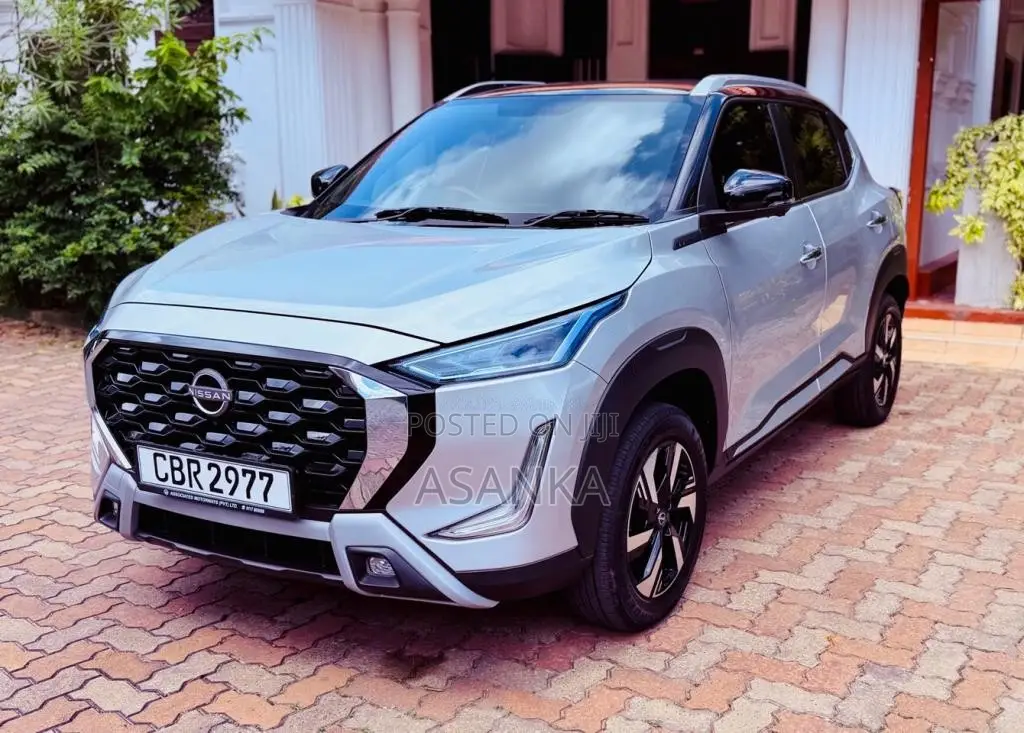 Nissan Magnite TEKNA PLUS EZ-SHIFT 2025 SUV (Used)