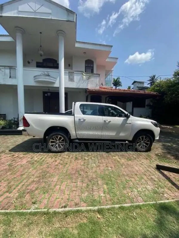 Toyota Hilux 2018 Pickup (Used)