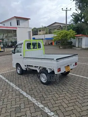 Daihatsu S200 2003 Lorry (Used)