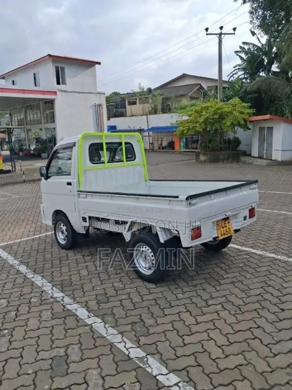 Daihatsu S200 2003 Lorry (Used)