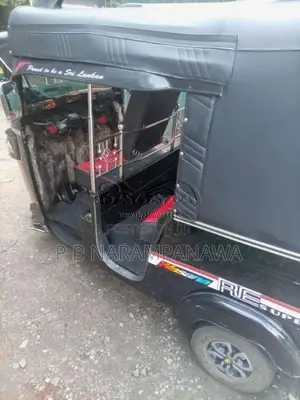Bajaj 4 Stroke 2014 Three Wheel (Used)