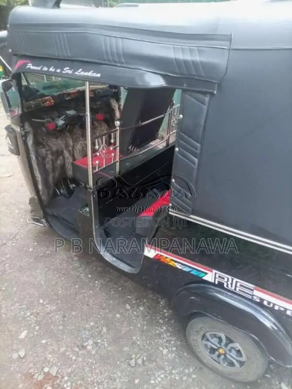 Bajaj 4 Stroke 2014 Three Wheel (Used)