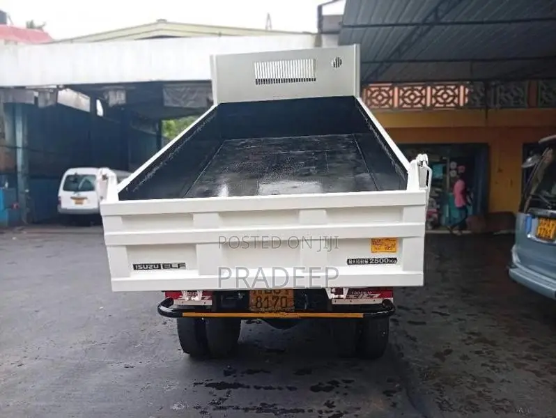 Isuzu Tipper 1997 Lorry (Used)