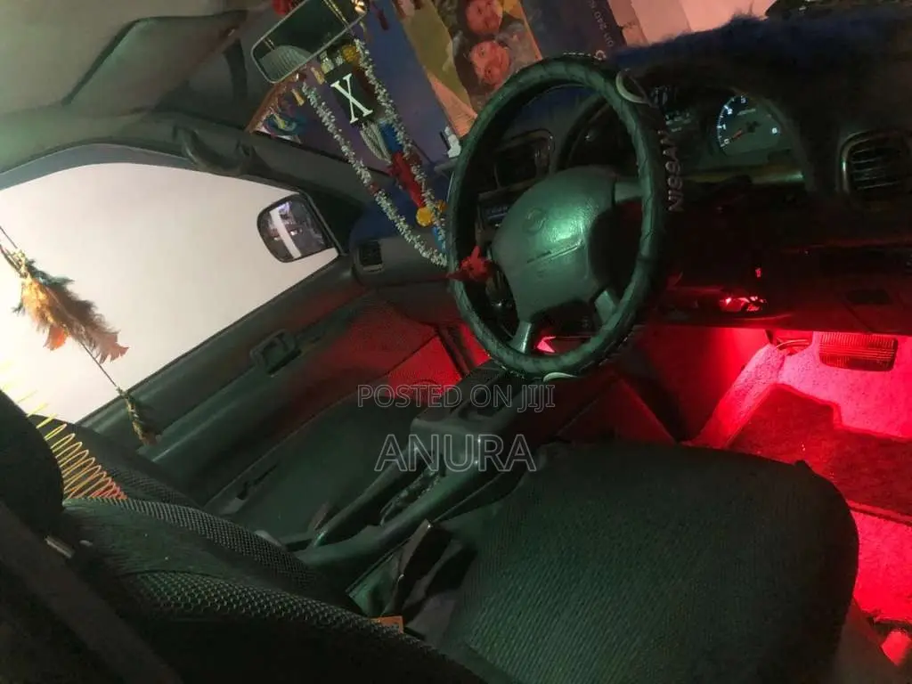Nissan Serena 1998 Van (Used)