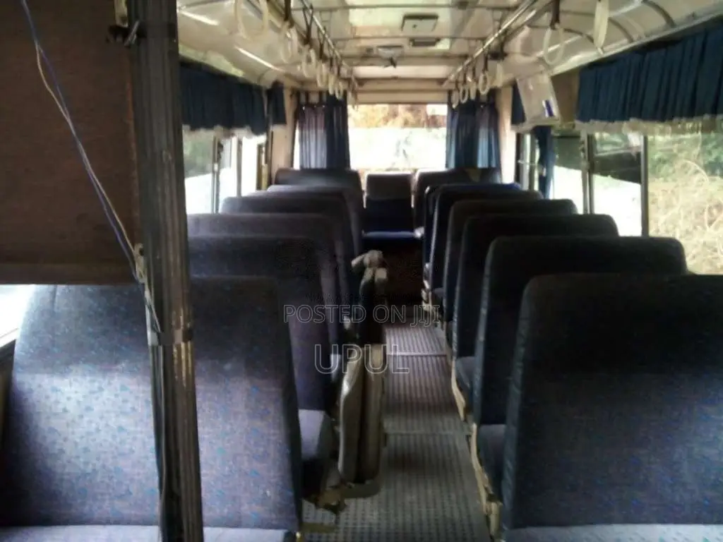 Isuzu Journey Q 1990 Bus (Used)