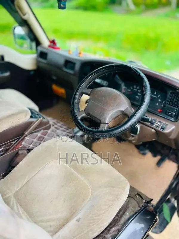 Nissan Caravan 1999 Van (Used)