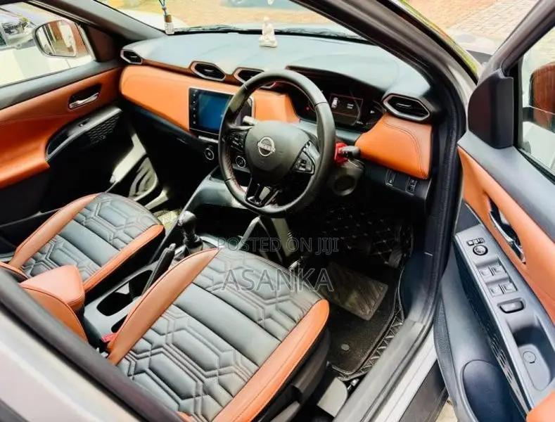 Nissan Magnite TEKNA PLUS EZ-SHIFT 2025 SUV (Used)