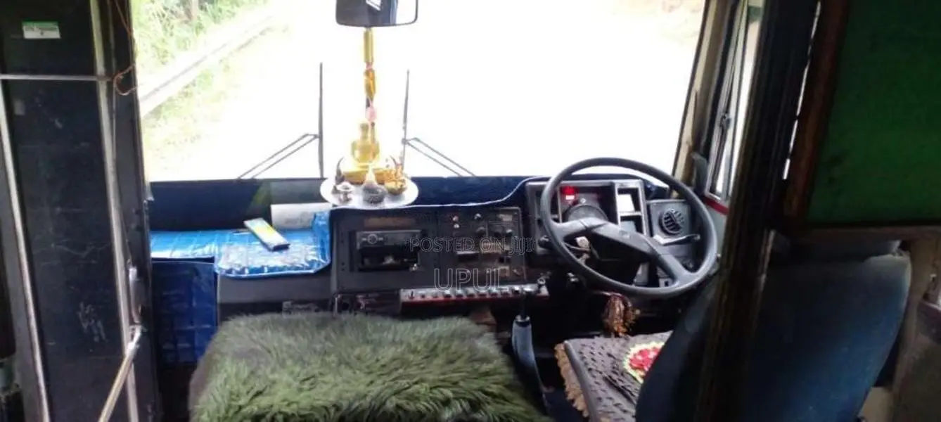 Isuzu Journey Q 1990 Bus (Used)