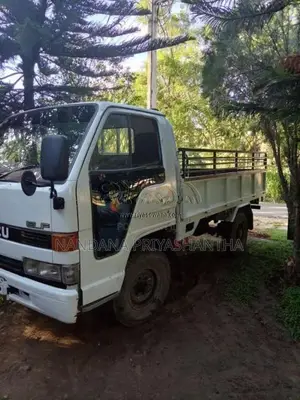 Isuzu NKR 1986 Lorry (Used)