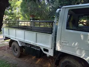 Isuzu NKR 1986 Lorry (Used)