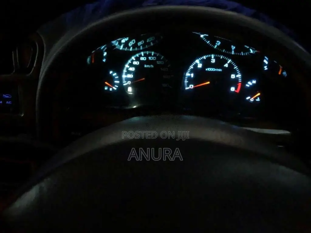 Nissan Serena 1998 Van (Used)