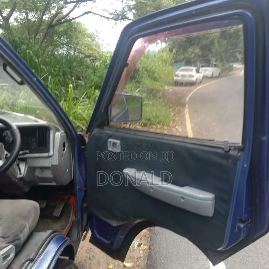 Nissan Largo 1992 Van (Used)